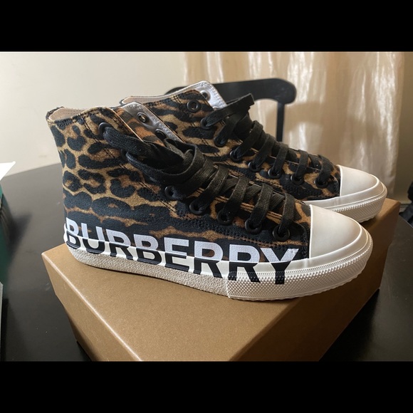 converse burberry converse burberry